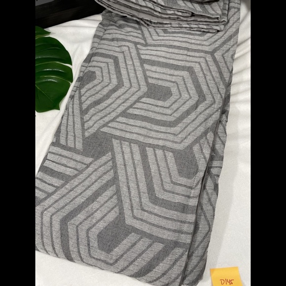 NIB Hotel Collection‎ Textured Hexagon King Duvet Only in Grey - Picture 3 of 11